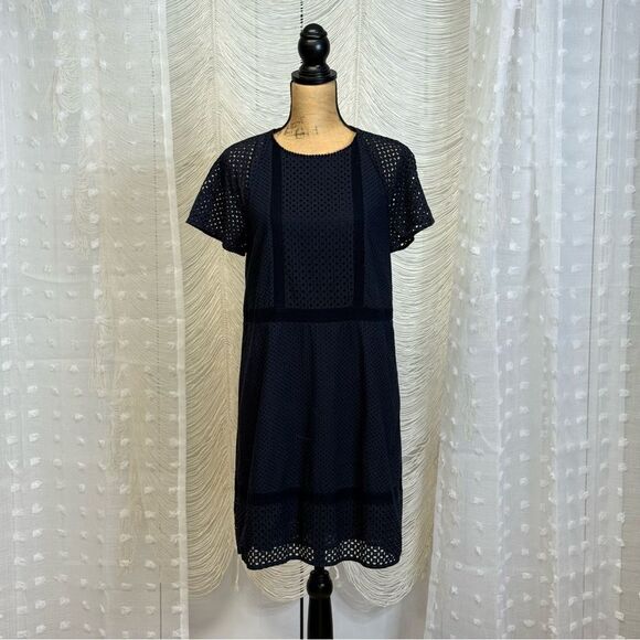 🌌 Ann Taylor Navy Blue Eyelet Shift Dress – Size 4 🌌 - Picture 1 of 10
